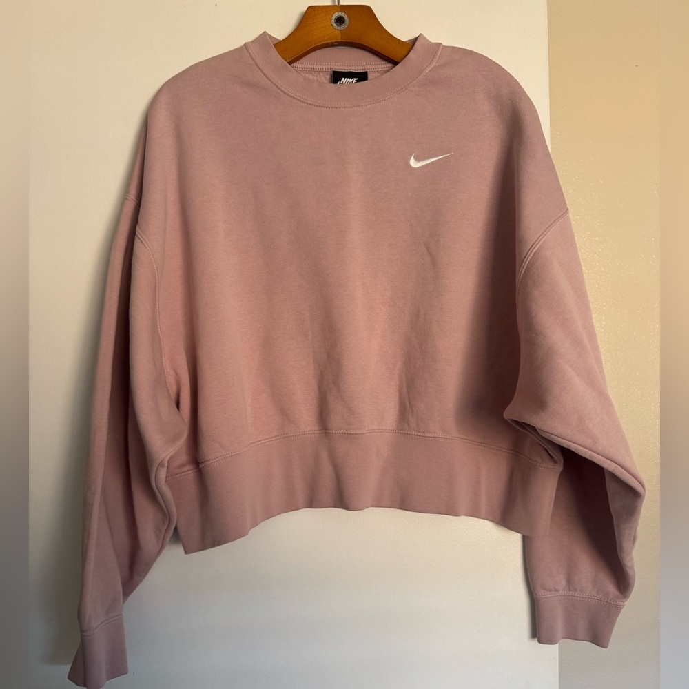 Nike Pink Crew Neck Sweater with Relaxed Fit